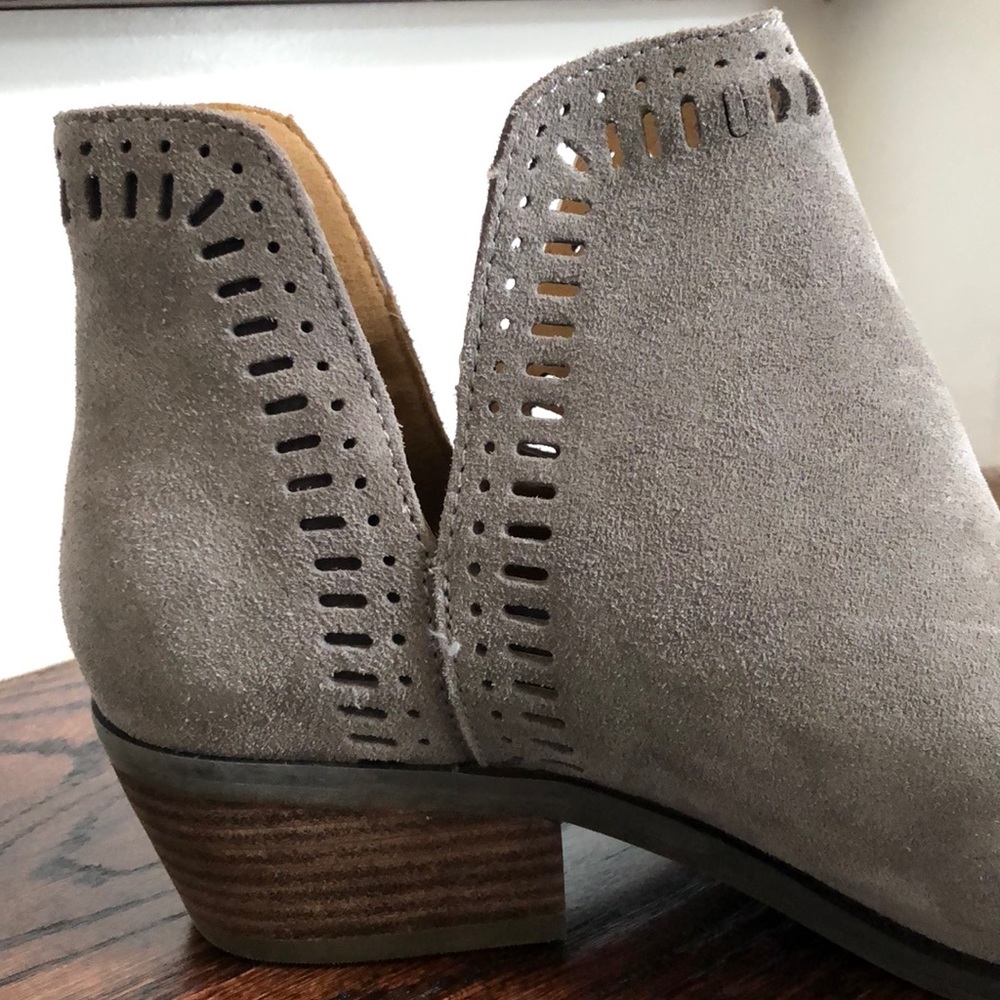 Boots - Picture 4 of 4